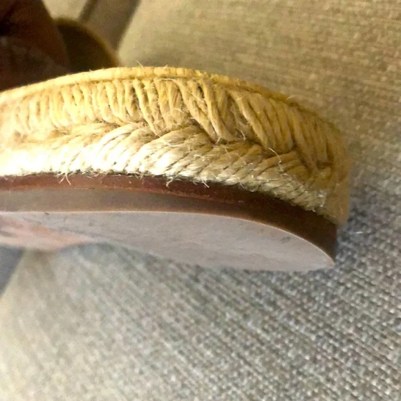 CHANEL SLIDES - Picture 6 of 11